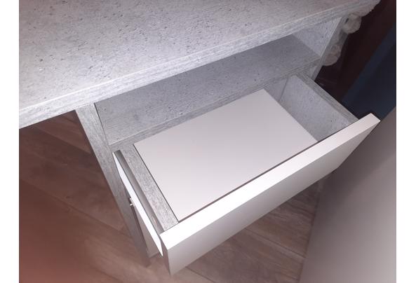 Bureau in goede staat - 20231126_214054