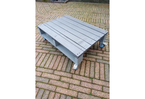 Pallet tafel op wielen - 20201023_122031
