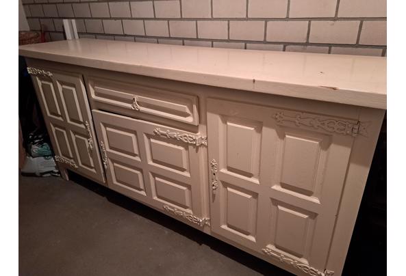 Gebruikt als commode, veel opbergruimte. Verdient tlc! - 20250603_154059