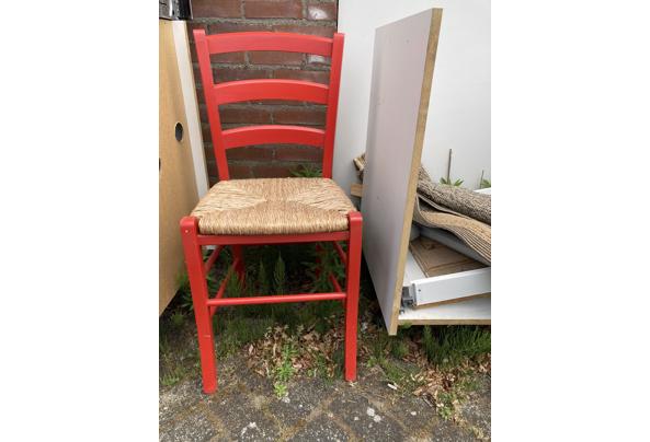 Rode rieten stoel - B703189B-EBC6-4980-90B9-62AADB0570CD