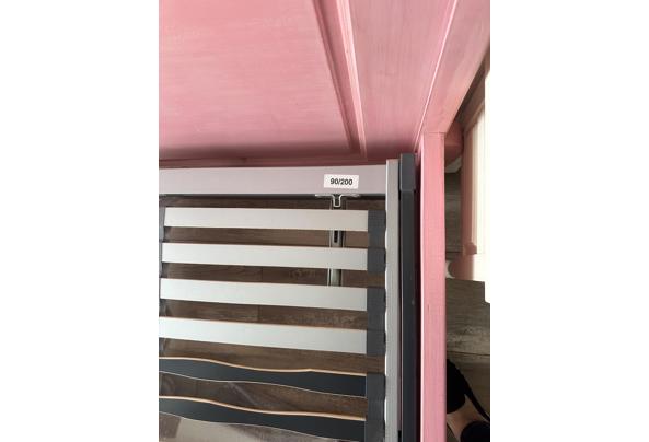 Roze bed van Planet Little 90 x 200 cm - EFFAAF65-616B-4366-BADF-C69852DC09BA