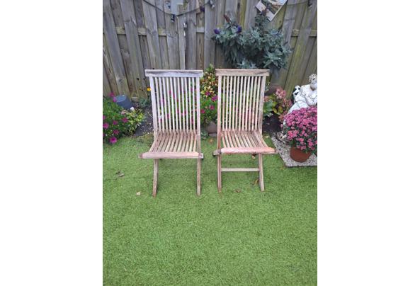 2 houten tuinstoelen  - 20241017_081512