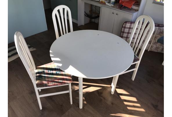 Ronde tafel en 4 stuks stoelen ophalen in Maarn - B7DC4E52-3BBD-42BE-9888-82E77AF852FC_637589610060137172