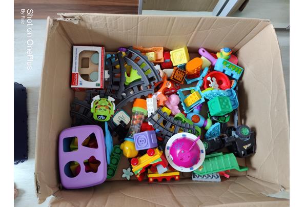 Doos vol met speelgoed voor de kleintjes - IMG_20250529_114554_638841520616410942