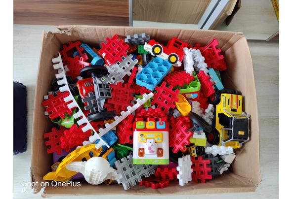 Doos vol met speelgoed voor de kleintjes - IMG_20250529_114702_638841520595019074