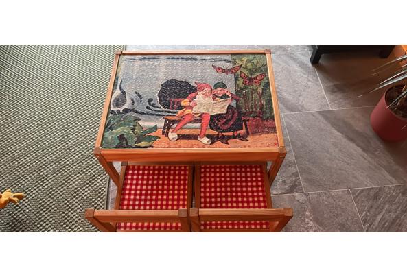 Kindertafel en stoeltjes - F86878A2-8E5C-4408-B93B-66CE20F57149