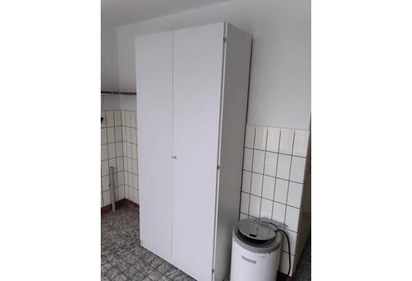 Kast van plaatmateriaal, legplanken, gesloten. - IMG_20251210_150616