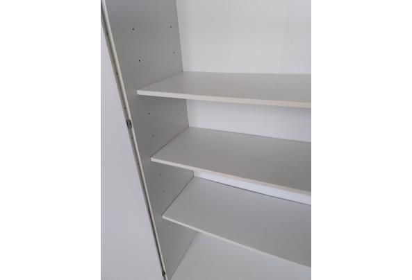 Kast van plaatmateriaal, legplanken, gesloten. - IMG_20251210_150648