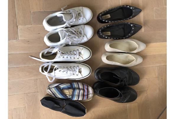 Verschillende schoenen maat 38 - image
