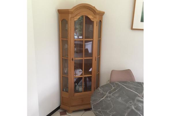 Hoek vitrinekast van hout - IMG_0875