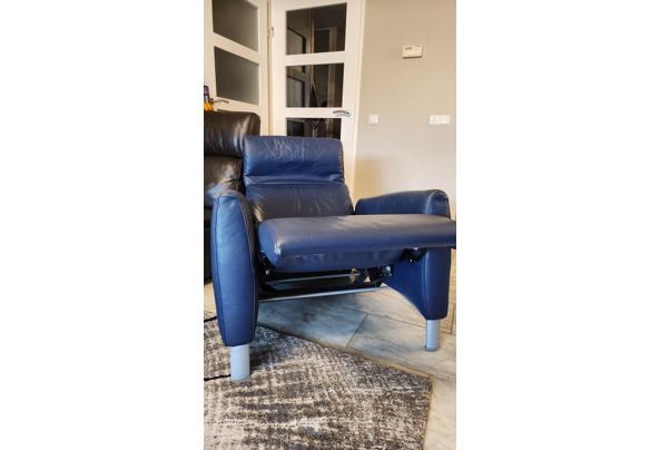 Echt lederen fauteuil van Montel donkerblauw - 20221114_155945