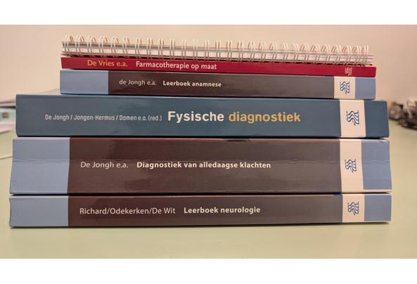 physician assistant of geneeskunde studieboeken - PXL_20251209_194659028-MP