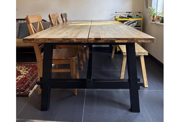 Robuuste houten eettafel 235cm met 3 stoelen - IMG_5100 Robuuste houten eettafel 235cm met 3 stoelen - IMG_5100