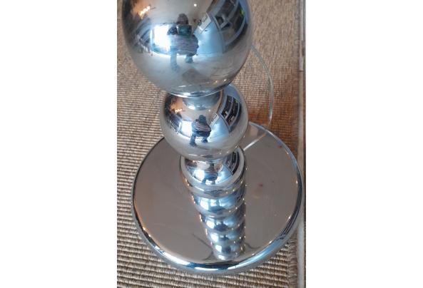 Moderne staande lamp met zwarte kap - 20251128_135327