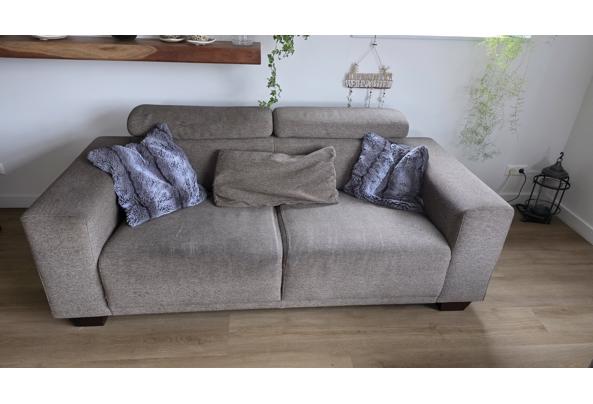 2,5 en 3 zits bankstel met hocker - 20251215_121412