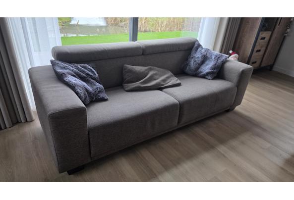 2,5 en 3 zits bankstel met hocker - 20251215_121437