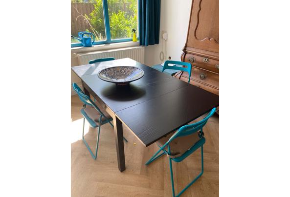 Zwarte eettafel + stoelen - tafel1