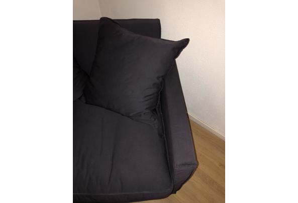 Donkerblauwe fauteuil  - 2BEA996A-BDFF-4E3E-B396-CFB52117D555