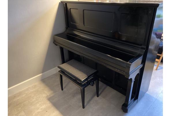 Oude piano met een prachtig geluid - AACEF42F-92A2-4ABA-8F2A-E1B644726C0A_1_105_c