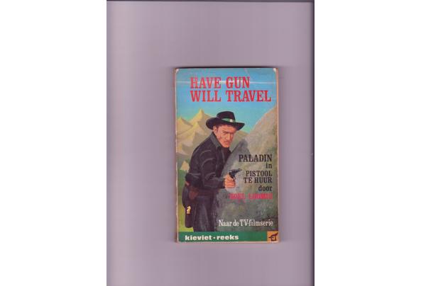 Klein formaat boeken diverse titels en soorten uitgeverijen  - 0BD8B95D-5776-43BA-8A97-6EE928AB0994_637495265544384732