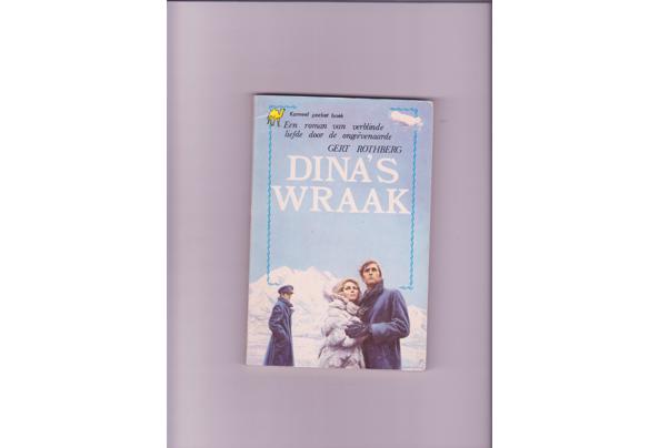 Klein formaat boeken diverse titels en soorten uitgeverijen  - 949C8E06-C28C-45A0-8258-8900E0421B4E_637495265531894660