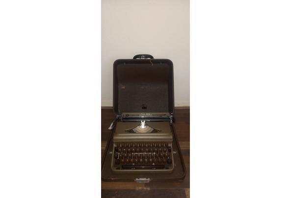 Oude typemachine  - 17522194343024199847717647202678