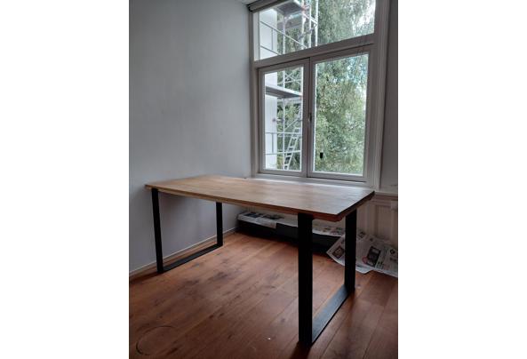 Houten eettafel stalen poten - 9d143396-fcb9-40d0-b53e-0238b689be29