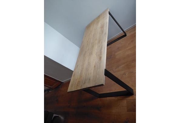 Houten eettafel stalen poten - fbe86cb0-213b-49a3-ab70-7714a861174b