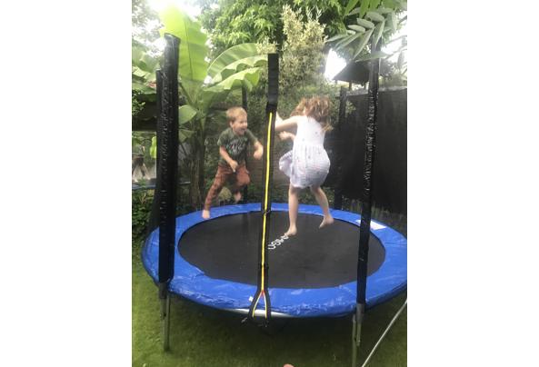 Trampoline met beschermnet - IMG_4230