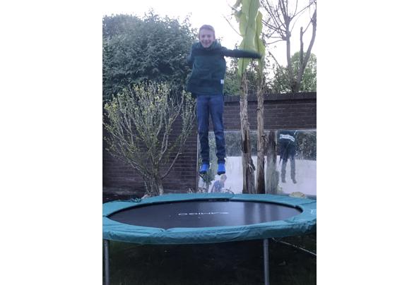 Trampoline met beschermnet - IMG_5066