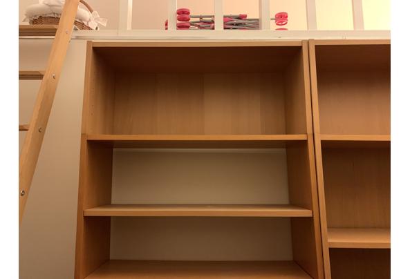 Billy boekenkast met deurtjes en extra bovenstuk  - 6A6CE660-889D-473A-95E4-78A495A21EC9.jpeg