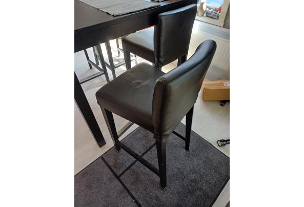 Mooi bar tafel met stoelen  - 20250618_122649
