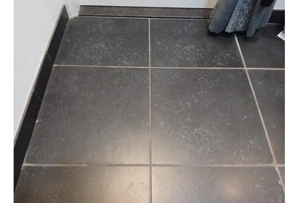 Diverse vloertegels grijs/donkergrijs badkamer/keuken - Bielsen-en-tegels-04