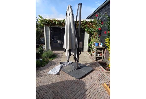 Grote zweefparasol 3x3 meter - IMG-20260103-WA0004
