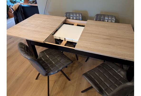 Uitschuifbare eettafel "Bjursta" IKEA + 4 stoelen - PXL_20251010_094156963-MP