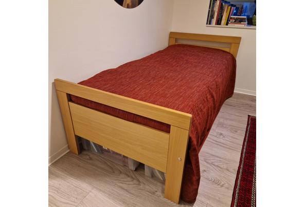Eenpersoons bed met lattebodem en matras - 20260117_082239