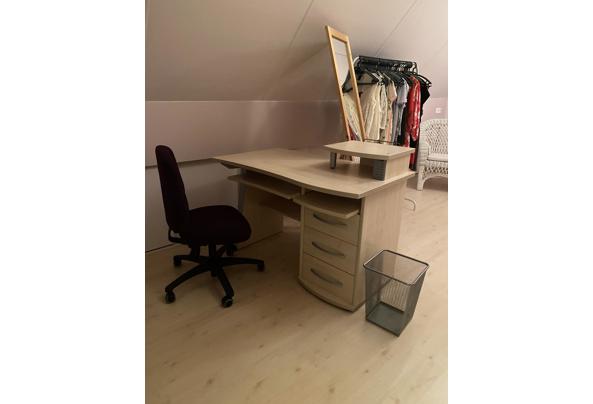 Bureau + bureaustoel  - IMG_1483