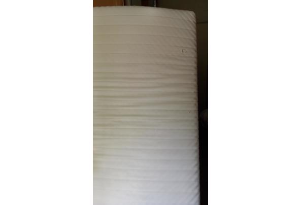2 bedbodems 70x200, 1 matras 140x200 - 20260712_120413