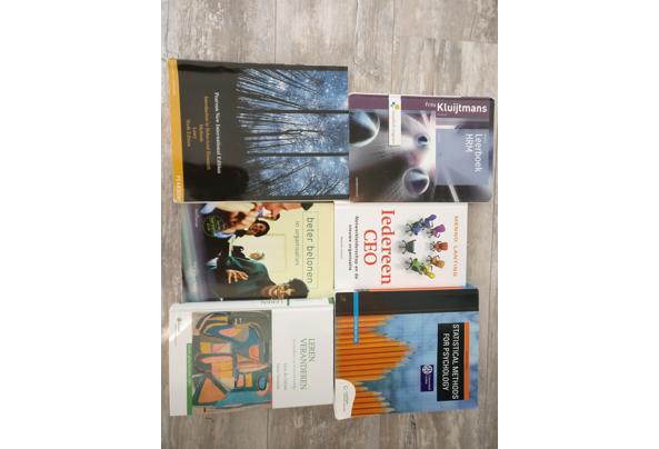 Diverse studie en educatieve boeken HRM (Human Resource Management) - IMG_20220307_120434
