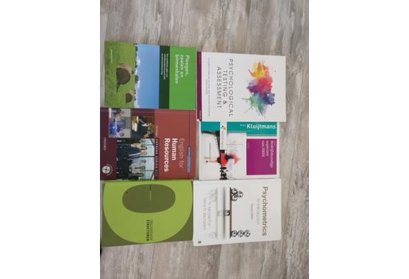 Diverse studie en educatieve boeken HRM (Human Resource Management) - IMG_20220307_120439