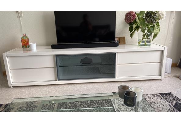 Tv meubel wit en glas moderne en strak  - BF4D66E9-B21F-4D38-8AC0-FAE6AB5B989E