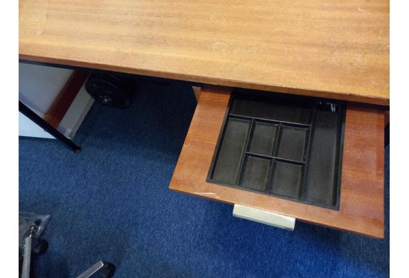Bureau kan uit elkaar gehaald worden - WhatsApp-Image-2023-07-04-at-08-51-01(1)