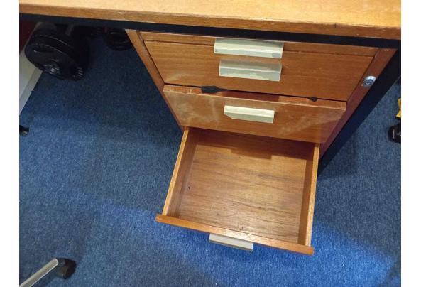 Bureau kan uit elkaar gehaald worden - WhatsApp-Image-2023-07-04-at-08-51-01(2)