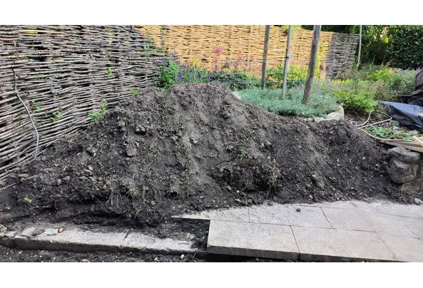 Gratis tuinaarde 2m³ – mooie schone grond – zelf af te halen - IMG-20250806-WA0012