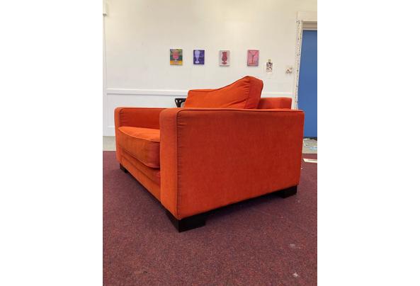 Rood/oranje bankje/loveseat/stoel - 0a5b9484-2390-4a6d-98dd-e6e7ca41ba45