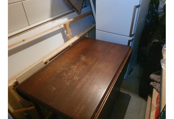 Eettafel met 5 stoelen - 11---Eettafel