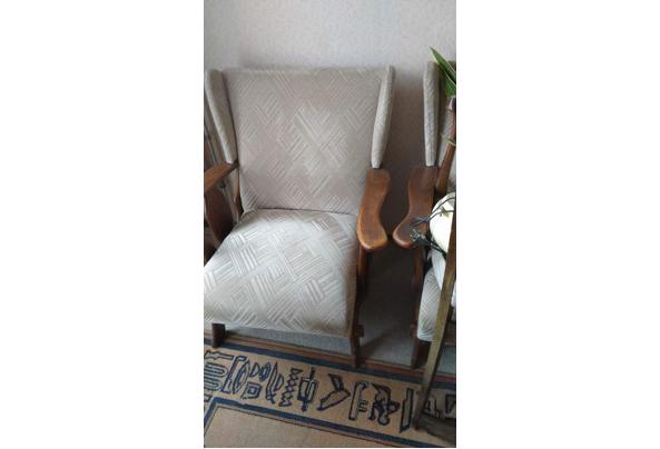 Twee stoelen - IMG-20210503-WA0002
