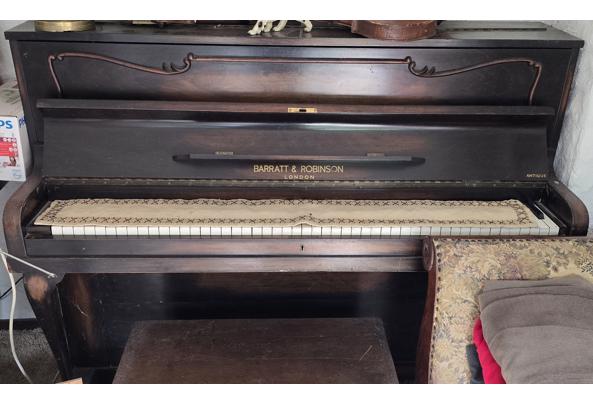 Barratt & Robinson piano - Piano