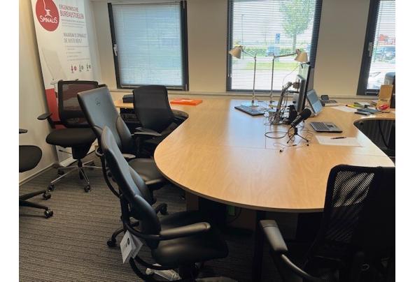 Bureau met twee werkplekken met zijbladen en ladenblok - Inofec-groot-dubbelbureau
