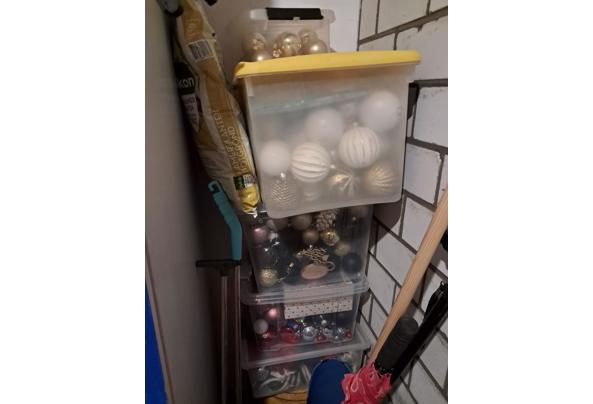 Kerstballen en kerstversiering. - 20250622_141131